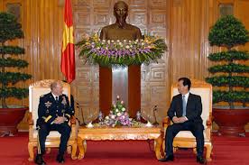 ນາຍົກລັດຖະມົນຕີຫງວຽນເຕີນຢູ້ງຕ້ອນຮັບປະທານສະພາເສນາທິການໃຫຍ່ກຳລັງທະຫານປະສົມອາເມລິກາ